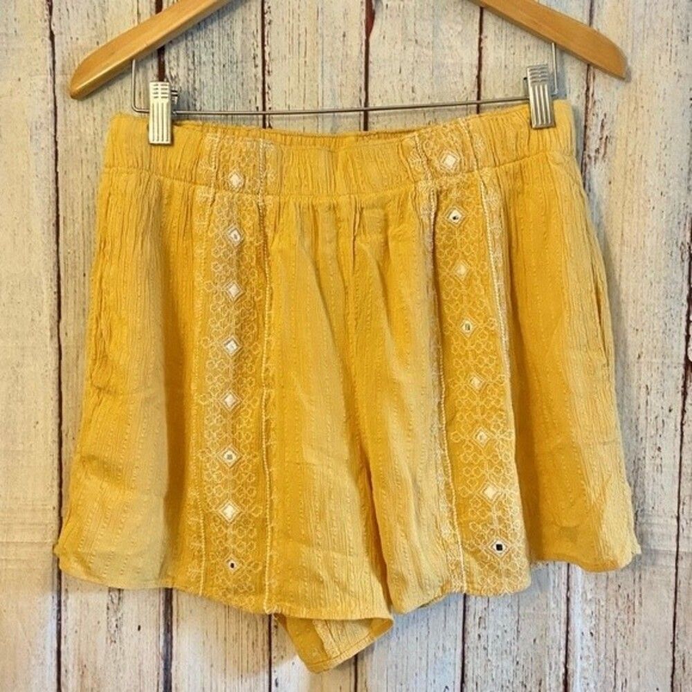 NWT American Eagle embellished shorts Large